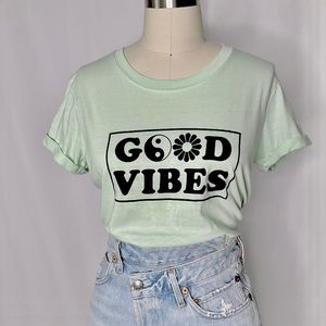 GOOD VIBES graphic tshirt